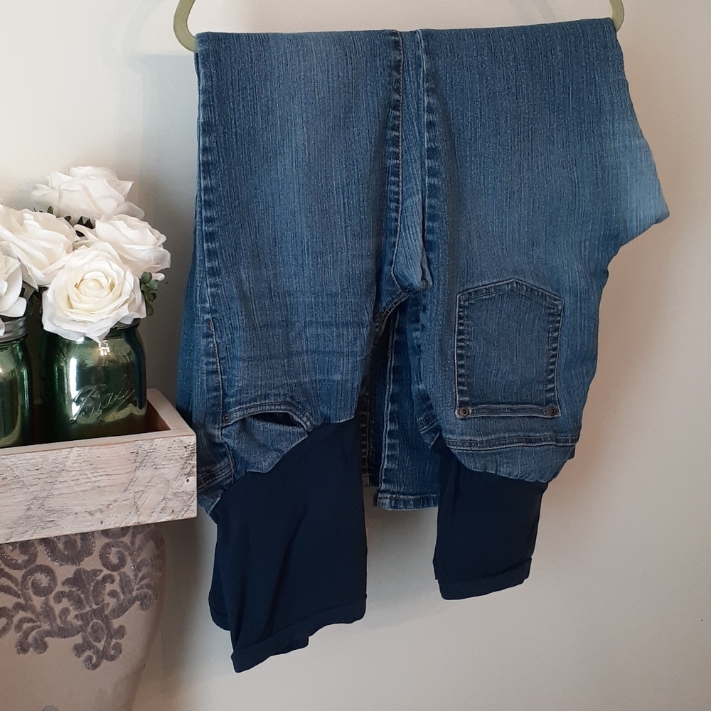 Motherhood Maternity jeans petite short medium